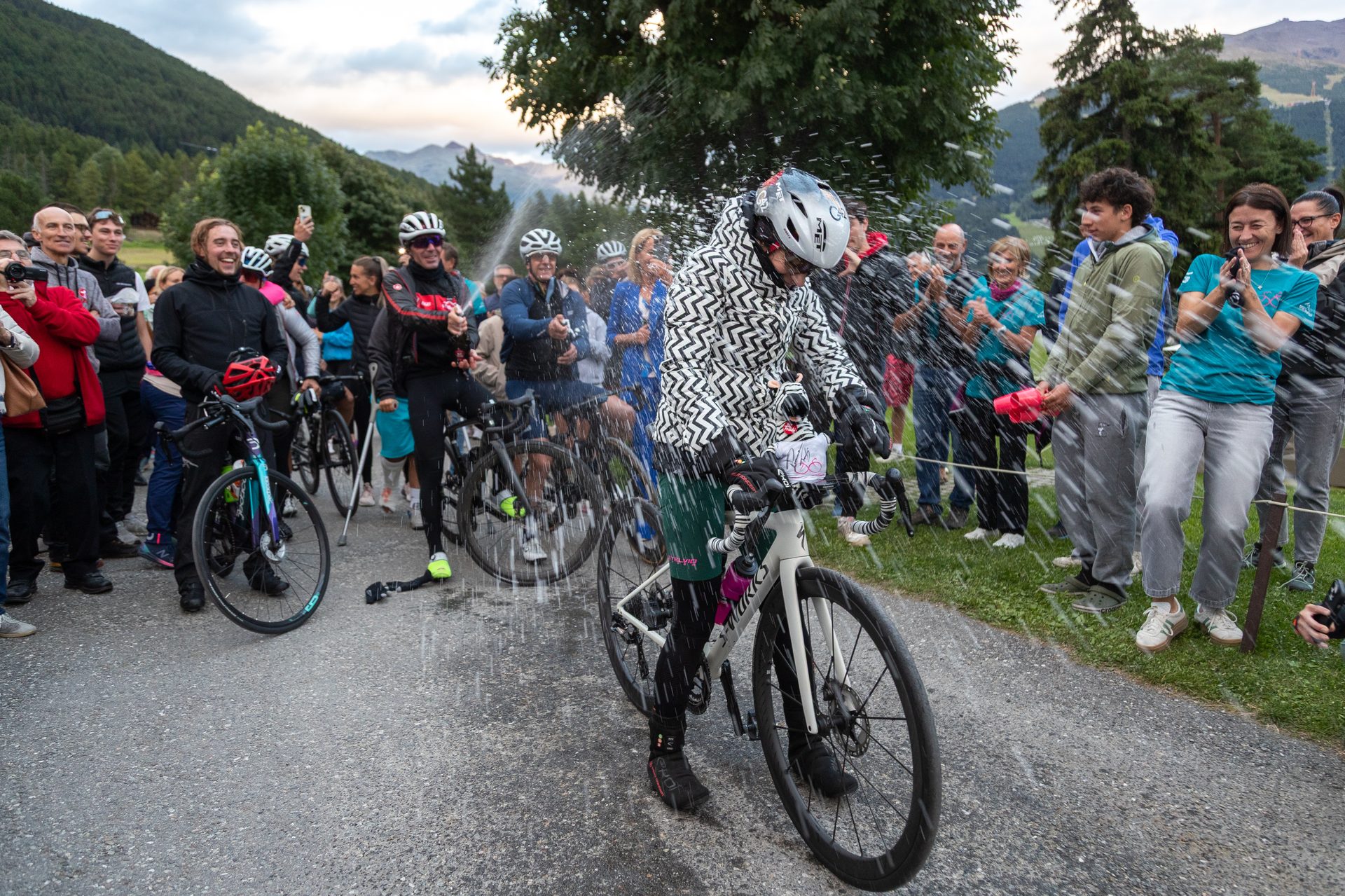 L'arrivo di Sarah — Everesting 2025